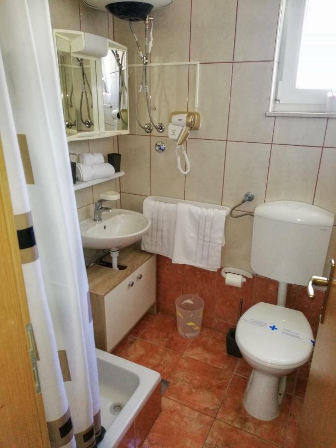 Apartments Jadranka Tucepi Bagian luar foto