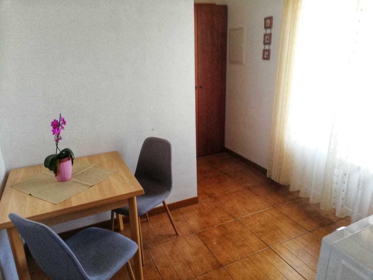 Apartments Jadranka Tucepi Bagian luar foto