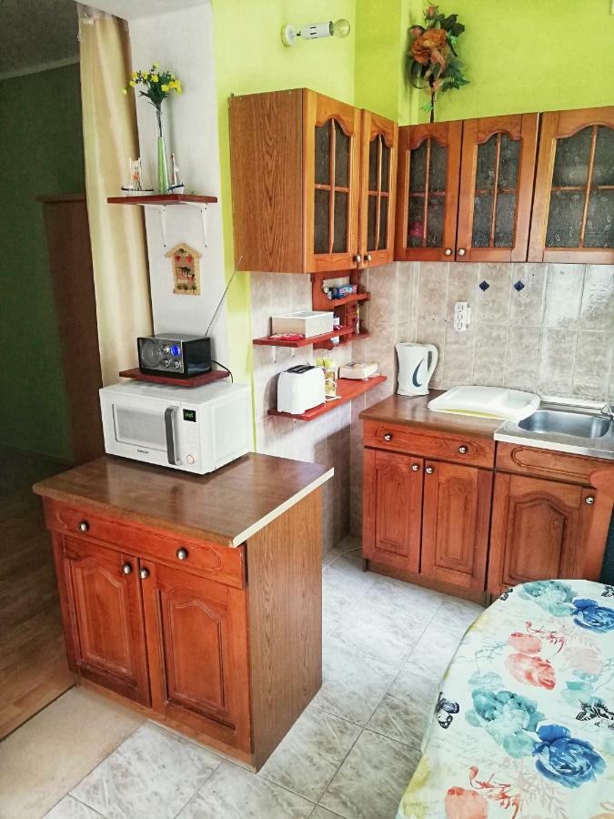 Apartments Jadranka Tucepi Bagian luar foto
